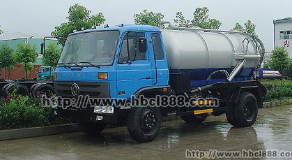 专业剖析 真空吸污车厂家揭示老司机驾车的八大坏习惯及其对车辆物流的潜在危害